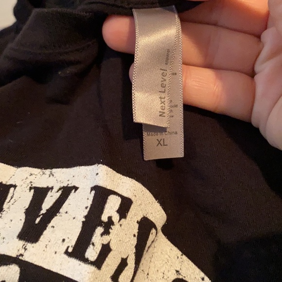 9 lives club t -shirt - Picture 3 of 3